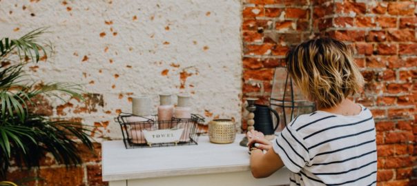 Going Solo: The Extraordinary Rise and Surprising Appeal of Living Alone